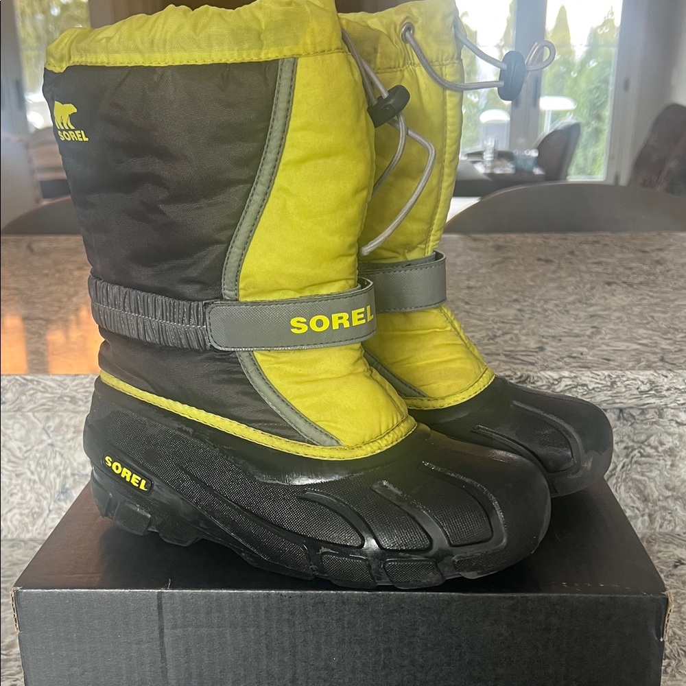 Sorel Black and Lime/Yellow Snow Boots